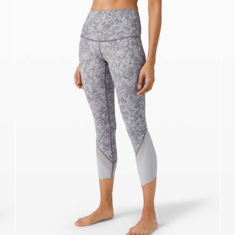 Lululemon Wunder Under Crop High-Rise Roll Down Scallop Luxtreme 23" Summer Grey